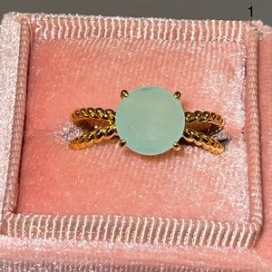 Ring - Light Jade 18K Yellow Gold